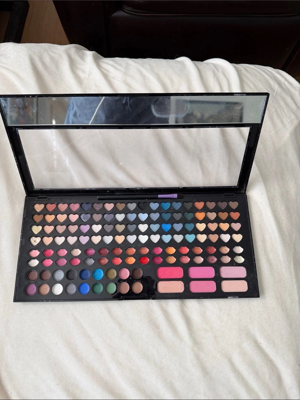 wet n wild Heart Eyeshadow Palette — Pinks, Blues, Browns, Purples